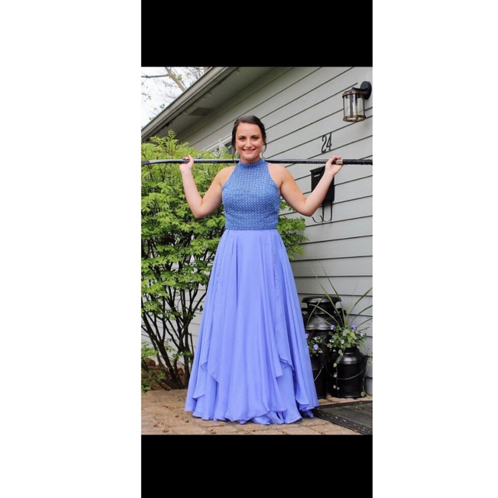 Prom Dress! - Picture 2 of 4